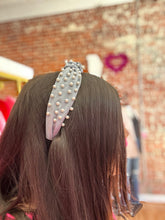Load image into Gallery viewer, Mini Pearl Studded Headband