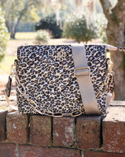 Load image into Gallery viewer, Ariana Quilted Crossbody