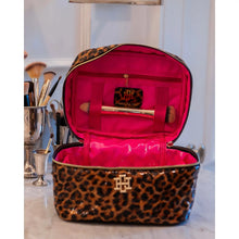 Load image into Gallery viewer, Hampton Case