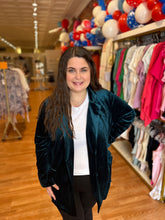 Load image into Gallery viewer, Diva At Heart Blazer